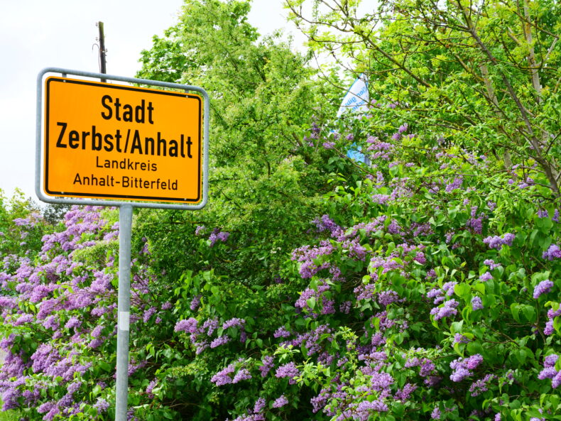 Ortsschild der Stadt Zerbst (Anhalt).